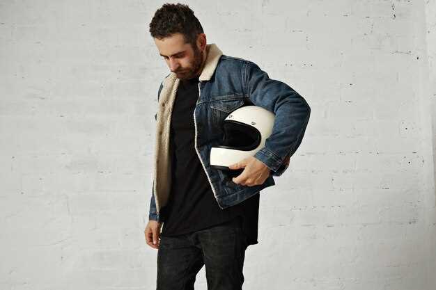 How to Dress Like a VW Race Fan